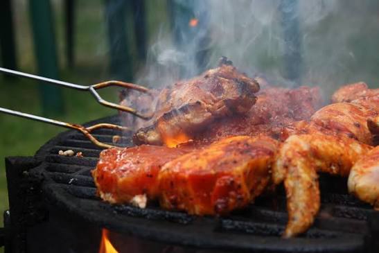<p>grill (v) <span style="line-height: inherit;">/ɡrɪl/</span></p>