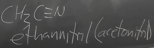 <p>alkan navn efterfulgt af nitril</p>