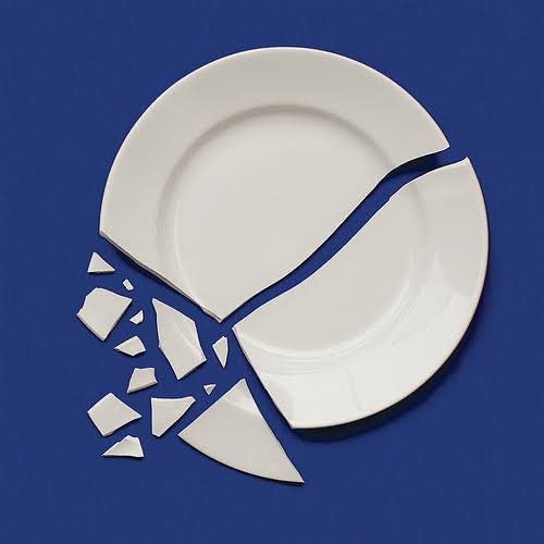 <p>A plate</p><p><strong>English translation:</strong><br>I threw a plate in my kitchen.</p><p>Assess the damage</p>