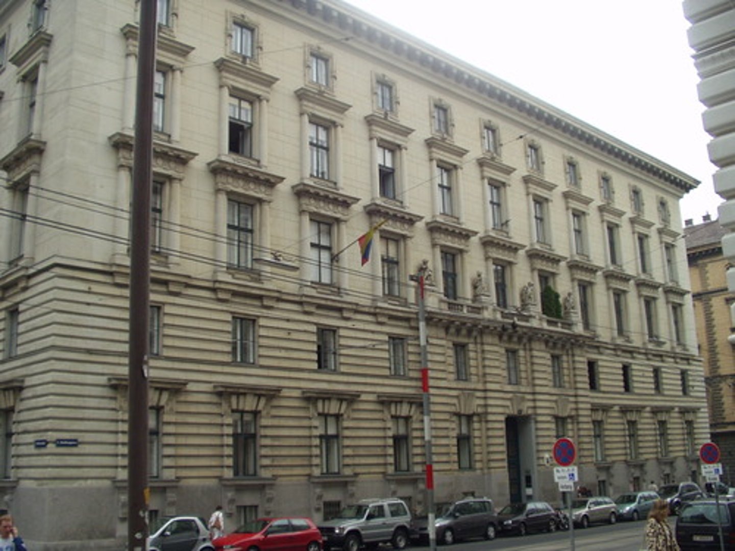<p>кам'яниця</p>
