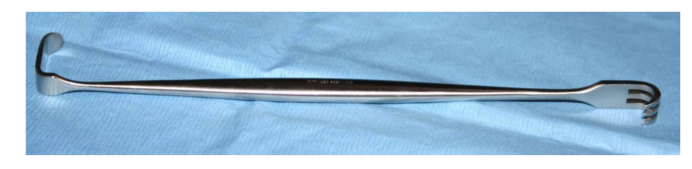 <p>Senn Retractor (Matthew [Mathieu] Senns)</p>