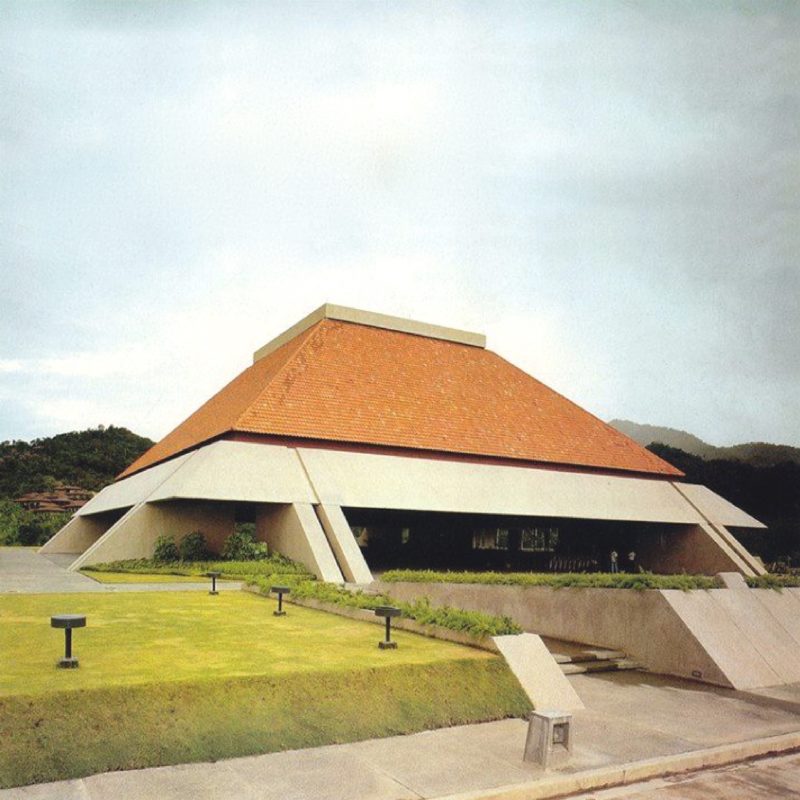 <p>The National Arts Center in Los Banos was designed by</p>