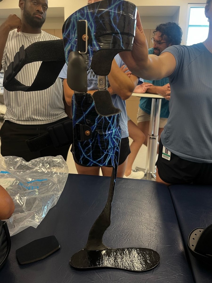 <p>**free motion knee to move freely through gait</p><p>**post polio, CP, Peripheral nerve injuries, foot drop + knee instability</p>