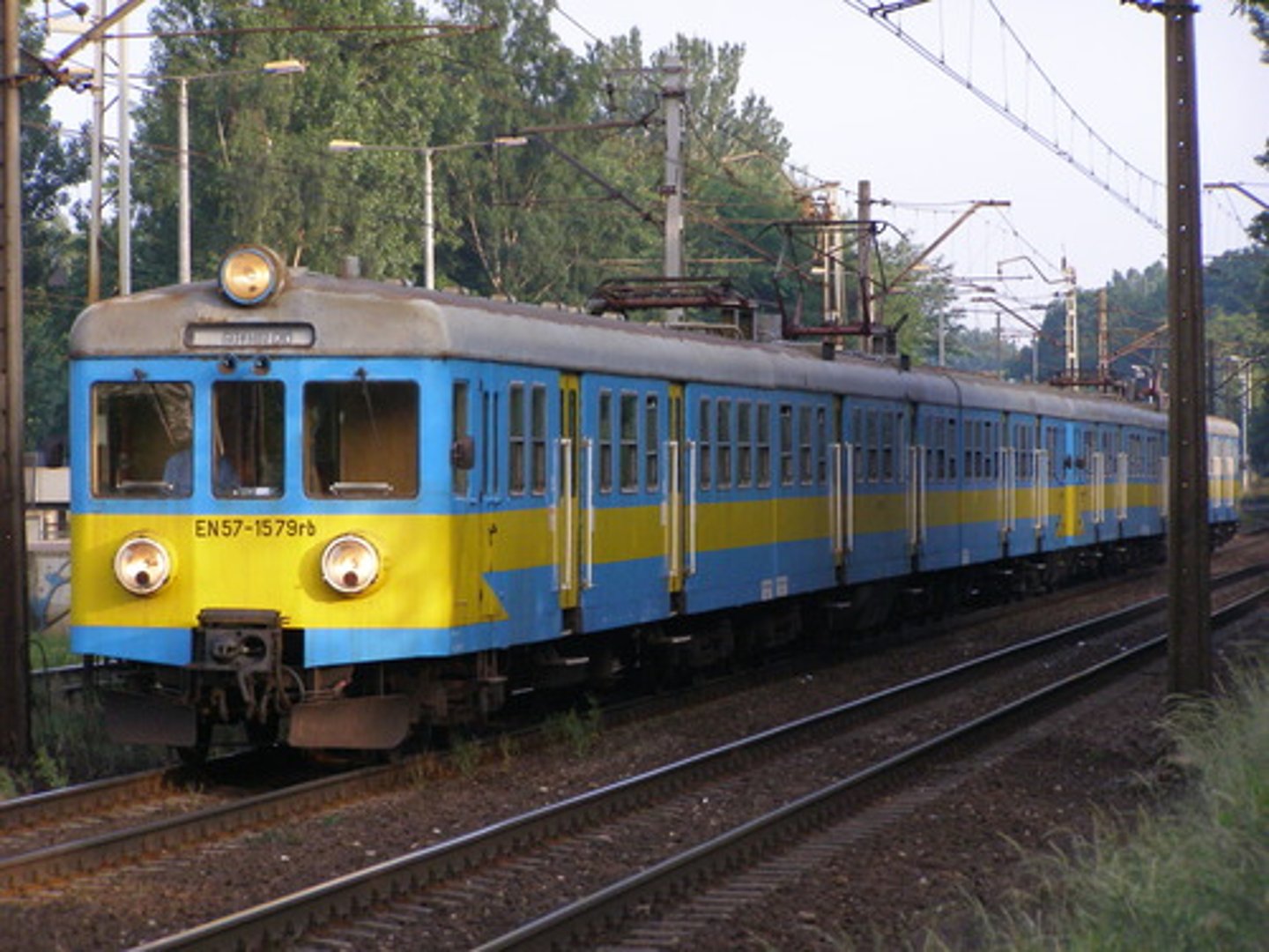 <p>поїзд</p>