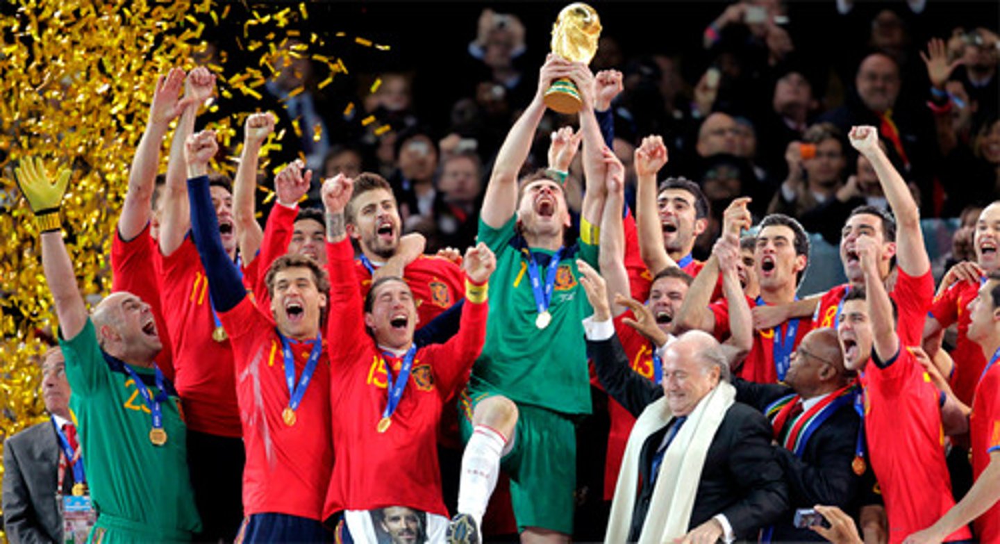 <p>(n) nhà vô địch</p><p>- an Olympic ______</p><p>- She is the world ........... for the third year in succession.</p>