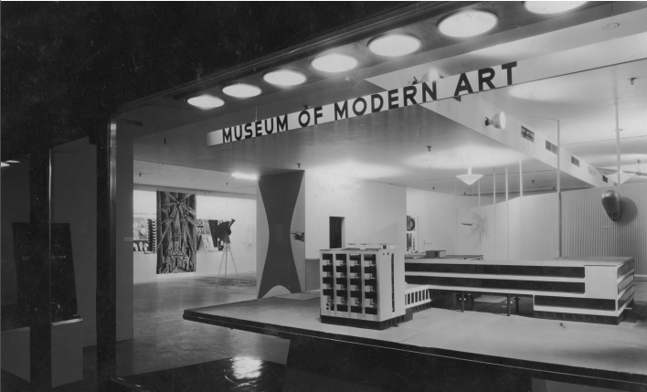 <p> Museum of Modern Art (MoMA), New York, 1932</p>