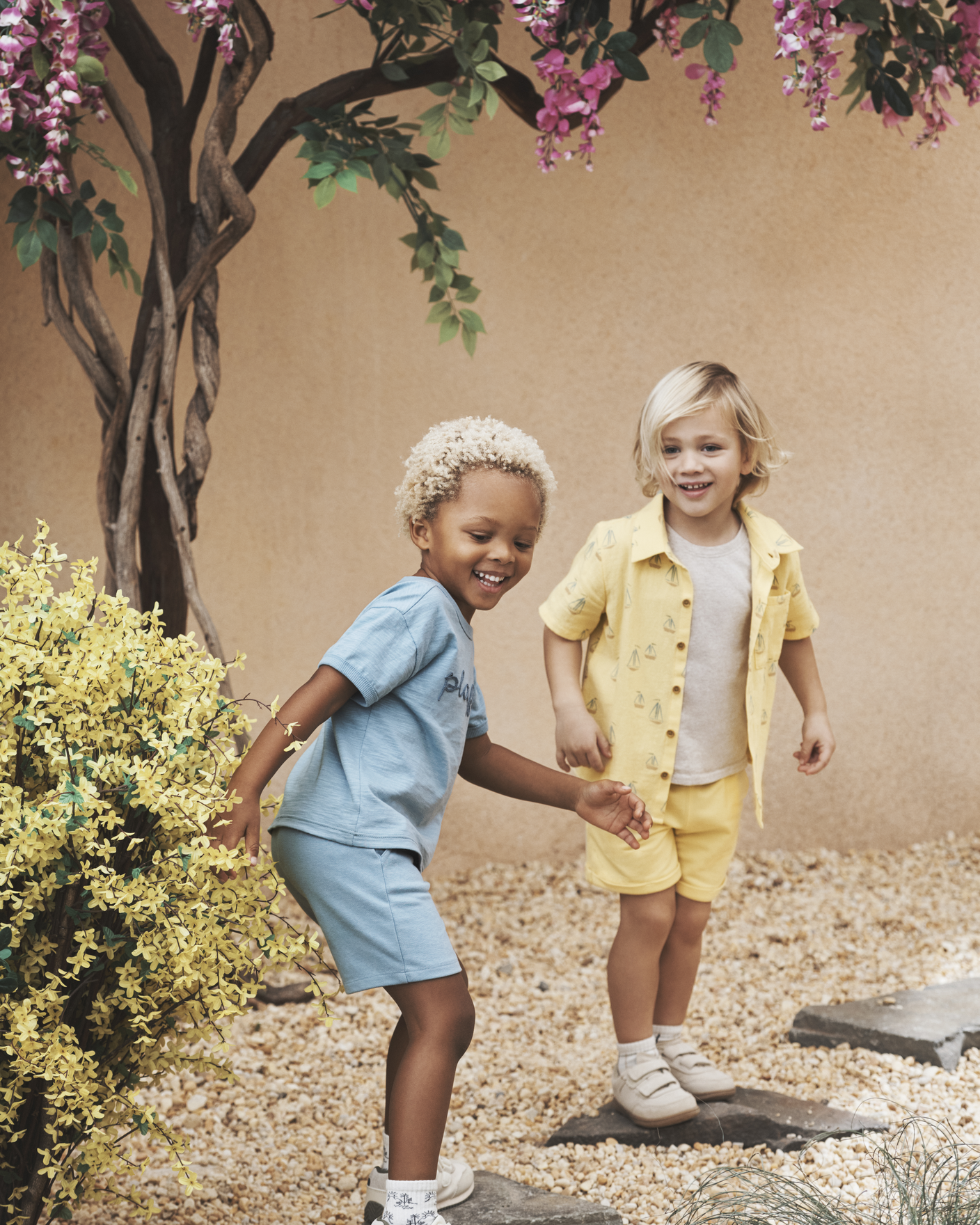 <p>- <u><mark data-color="green" style="background-color: green; color: inherit;">Children with a generally happy temperament</mark></u>, regular biological rhythms, and a readiness to accept new experiences.</p>