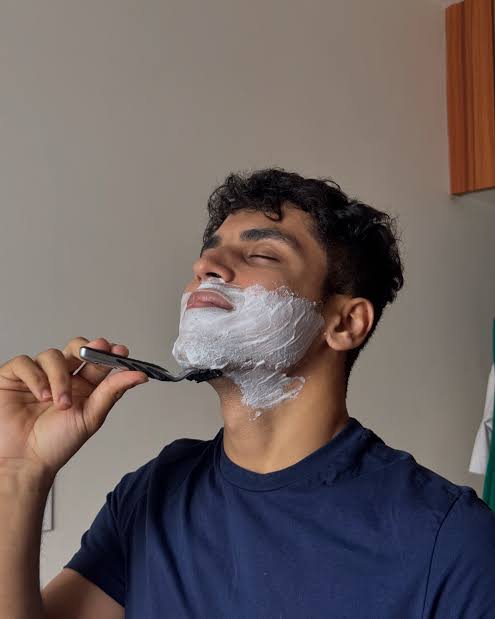 <p>I hate getting razor bumps</p>