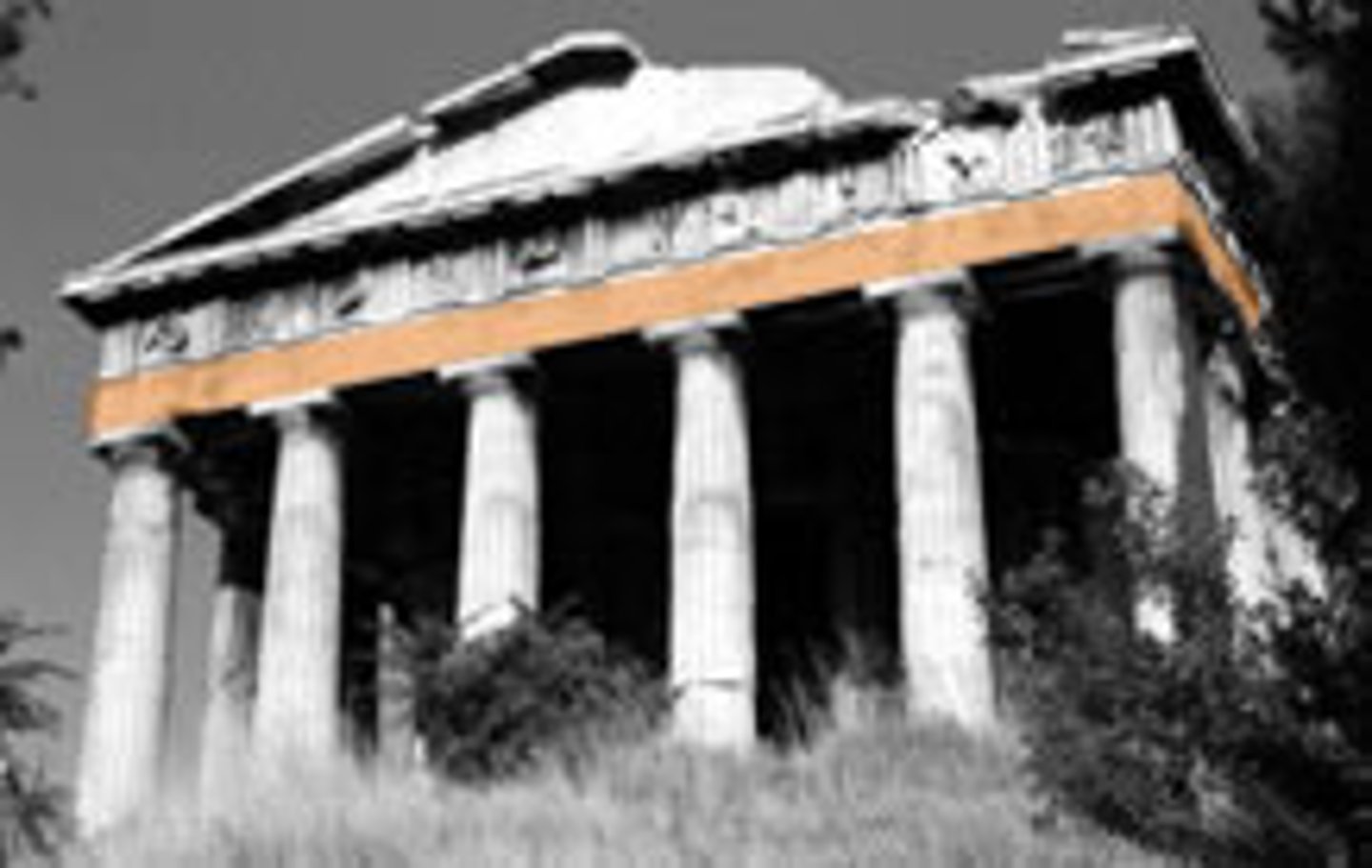 <p>a plain, unornamented lintel on the entablature 柱顶上一个朴素的、没有装饰的门楣</p>