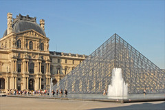 <p>Commencé comme une résidence royale par Philippe Auguste, aujourd'hui on peut apprécier des exemples de l'art des antiquités au dix-neuvième siècle. On peut passer des jours en visitant ce grand musée.</p>