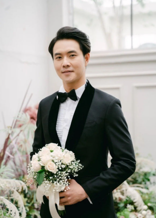 <p>Husband</p>