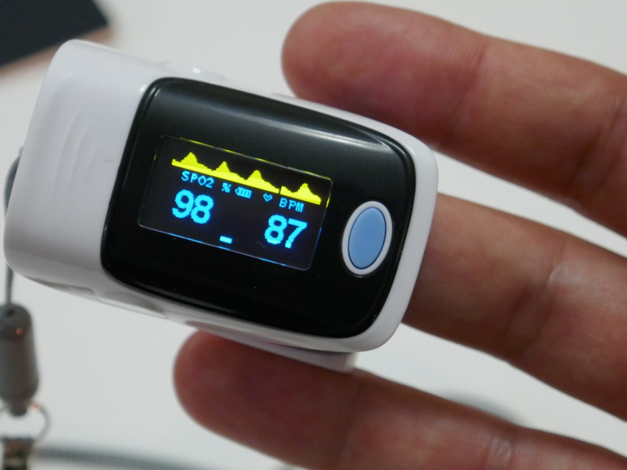 <p>oxygen saturation meter (pulse oximeter)</p>
