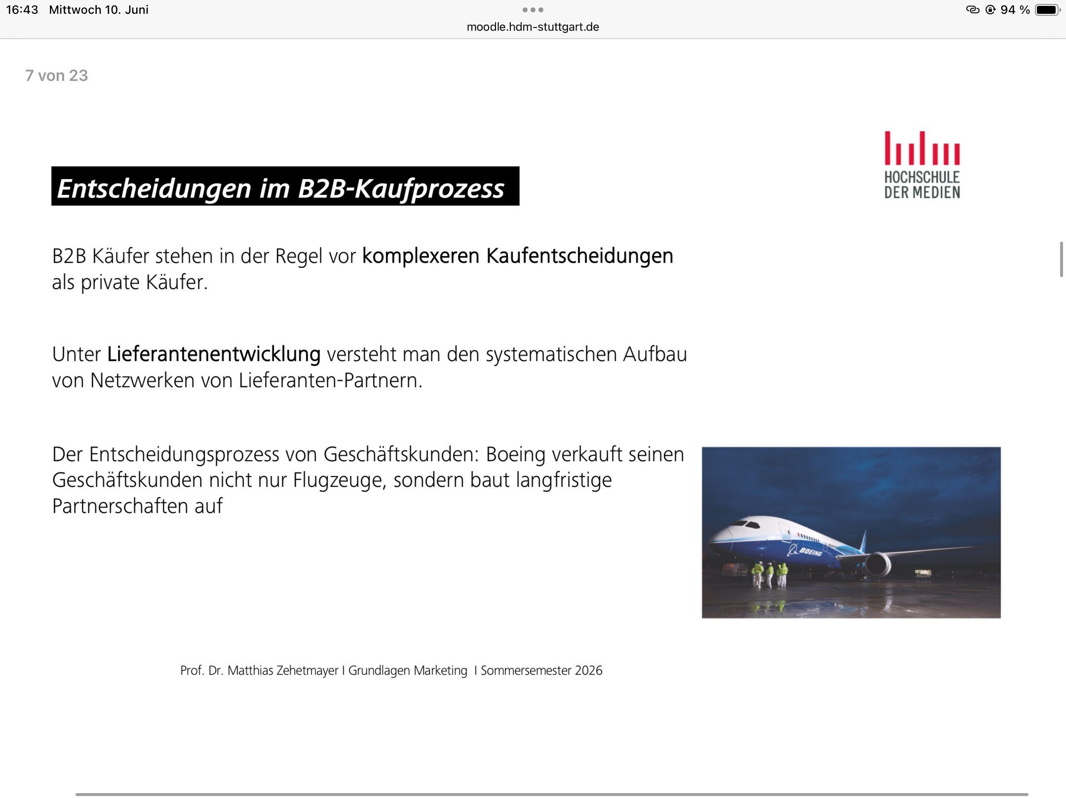 <ul><li><p>am Beschaffungsmarkt aind meherere Personen beteiligt: Irrationale Entscheidungen passieren nicht bei B2B da :</p></li><li><p>Buying Center Leute die nur scahuen ob Unternhemen günstig einkaufen , scahuen Kalkulation an (wo man sparen kann), aber der Prozess passiert nur wenn man Alternativen hat</p></li><li><p>B2B Käufer treffen komplexe Entscheidungen</p></li><li><p>Kaufprozess von Industriegüterm stärker formalisiert: Kauf nur wenn man nicht im Minus ist, Cashflow</p></li><li><p>Einkaufsbedingungen Verfahreb: Sich bei Groupsupply anmelden , Riesen Aufwand</p></li></ul><p></p>