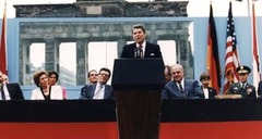 <p>зробити заяву</p>