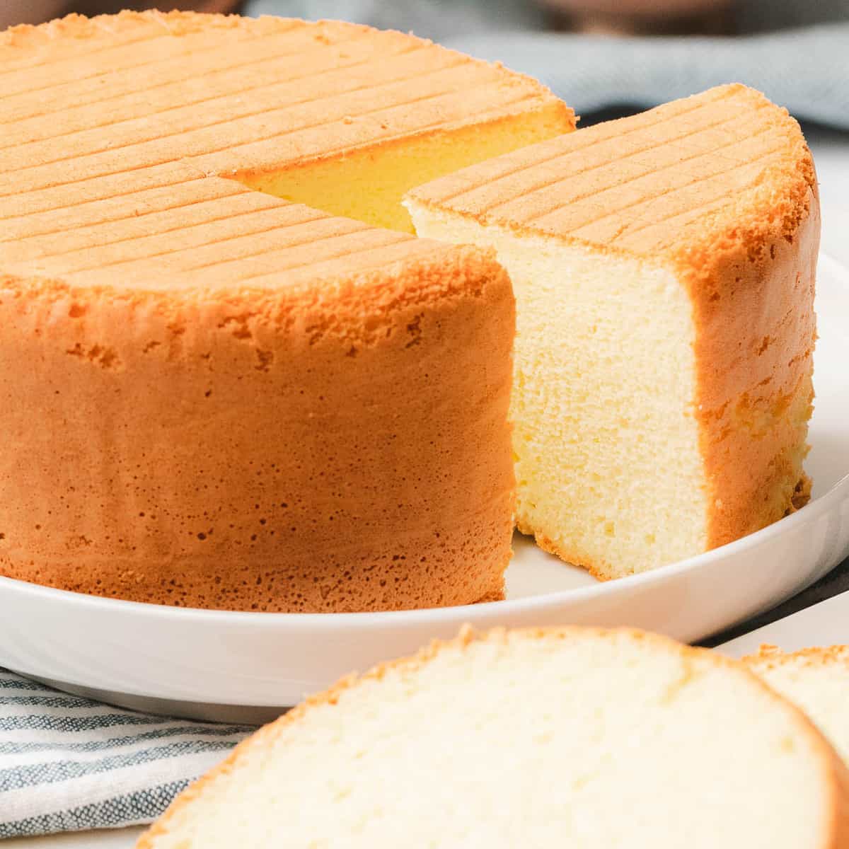 <p>sponge cake</p>