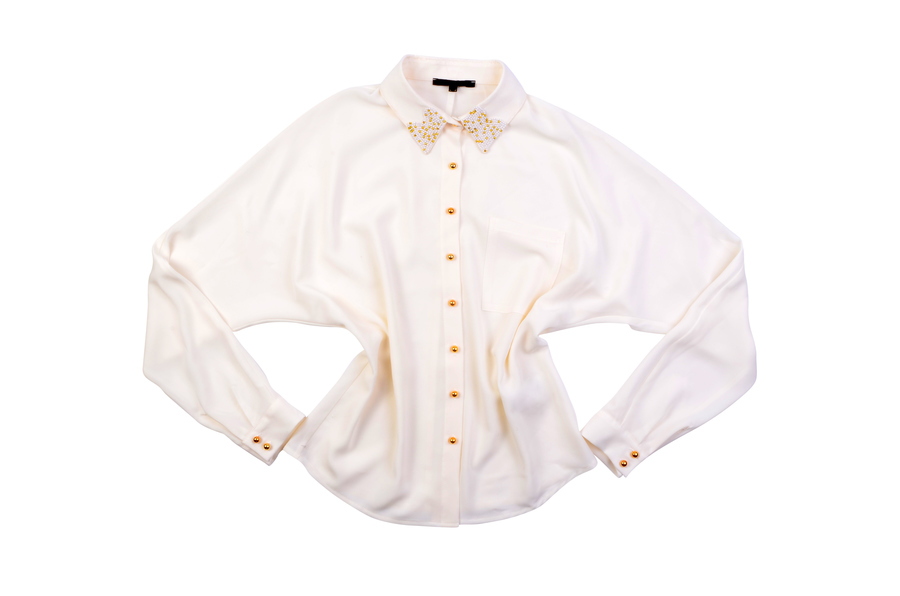 <p>→ Áo ……… / áo sơ mi nữ (thường là áo nhẹ, mềm, kiểu dáng nữ tính hơn áo sơ mi thông thường)</p><p></p>