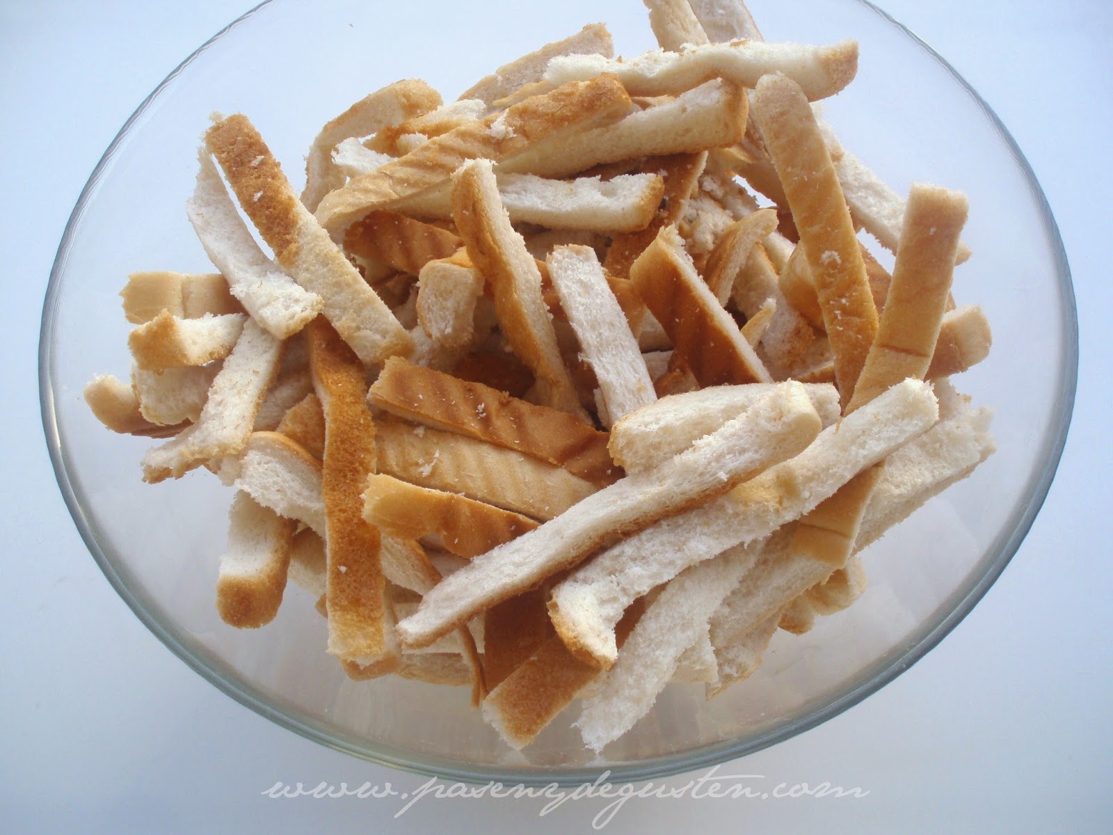 <p>хлебная корка/хлебный край </p>
