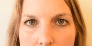 <p>Eyes Turn Right</p>