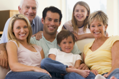 <p>eine Person aus der Familie</p>