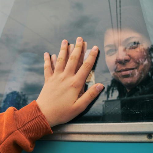 <p>Goodbye - gudbái</p>