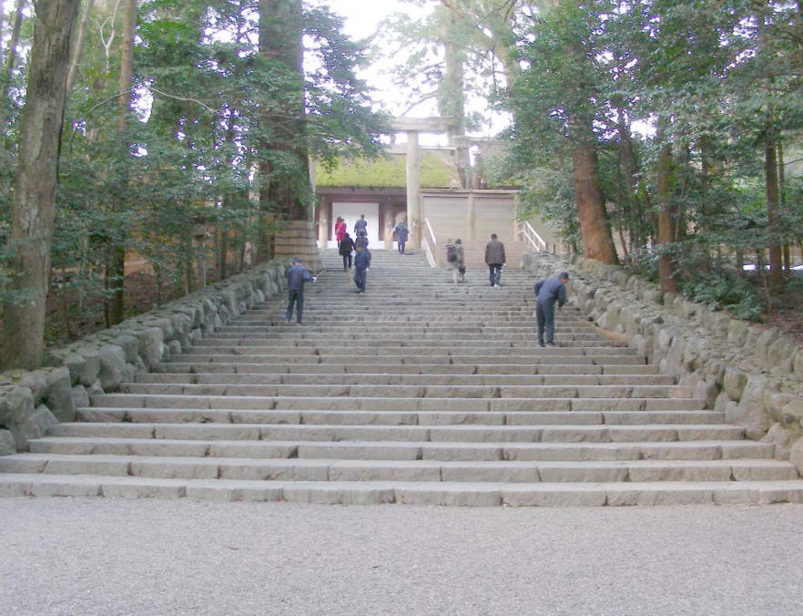 <p>who is allowed past these stairs at Ise grand shrine?</p>