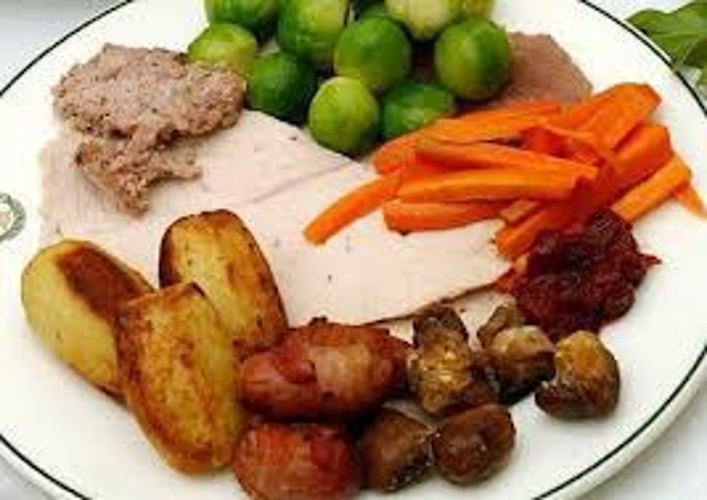 <p>chế độ ăn A healthy ___________ should include plenty of fresh fruit and vegetables.</p>