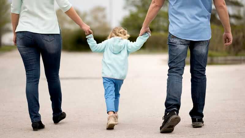 <p><span style="font-family: "Times New Roman", serif; line-height: 107%;">equally shared parenting /ˈiːkwəli - ʃeə(r)d - ˈpeərəntɪŋ/ (np)</span></p>