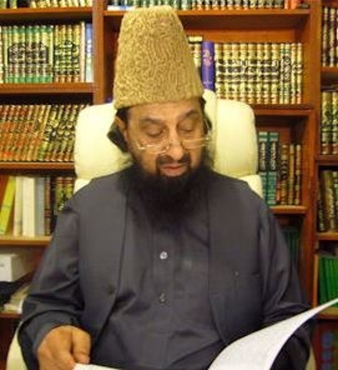 <p>(n) judge</p>