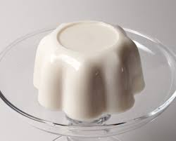 <p>A sweet dessert made from milk, sugar, and gelatin or starch</p>