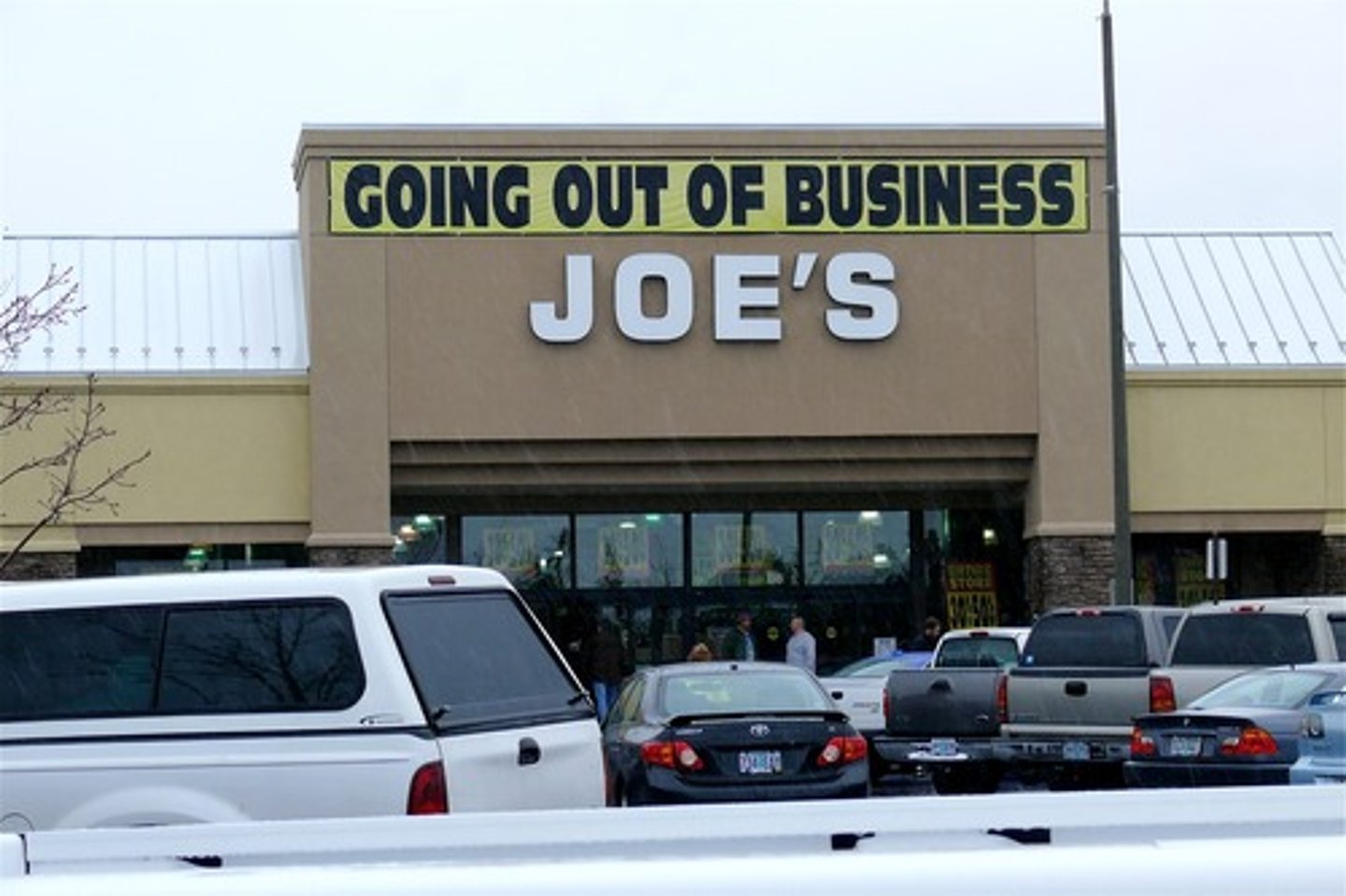 <p>to leave, go out</p>