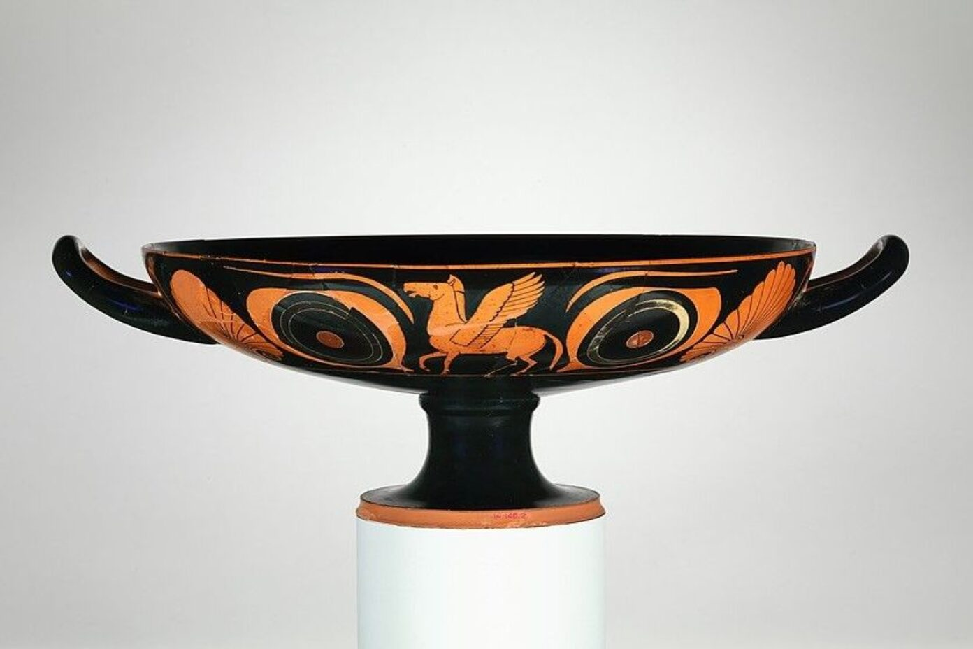 <p>personal drinking vessel</p><p>used to throw slurry in kottabos </p><p>over time gets flatter and broader, brings in sophrosyne </p>