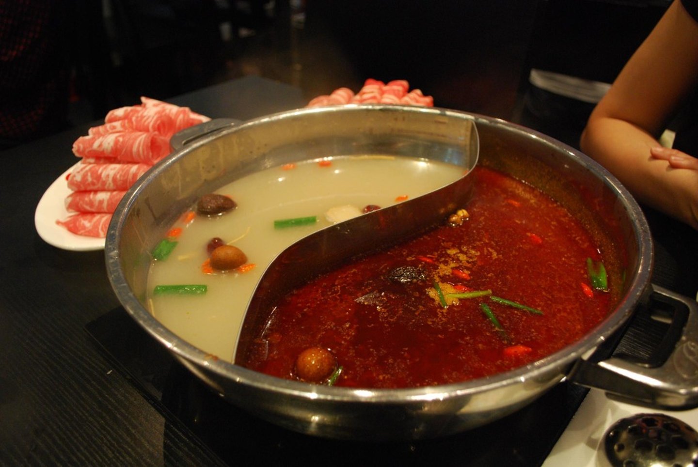 <p>huǒguō - lẩu</p>