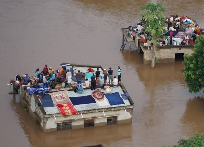 <p>Floods (cause floods)</p>