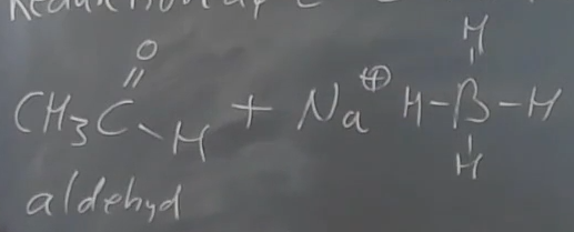 <p>hvordan laver man reduktion af et aldehyd med NaBH4 så det bliver en primær alkohol? brug eksemplet</p>