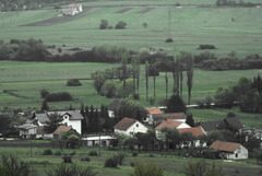 <p>на околиці</p>
