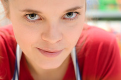 <p>framing technique that captures the head and shoulders of the subject</p>