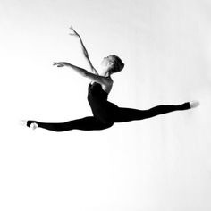 <p>throwing step/thrown. A type of jump/leap</p>