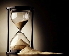<p>час</p><p>시간이 없어요. = I don't have time.</p><p>지금 몇 시예요? = What time is it now?</p><p>시간이 있으면 만나요. = Let's meet if you have time.</p>