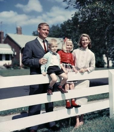 <p>Average family</p>