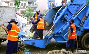 <p>garbage collector (n) <span>/ˈɡɑːbɪdʒ kəˈlektə(r)/</span></p>