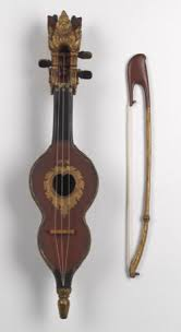 <p>What is this arabic instrument and how is it played?</p>