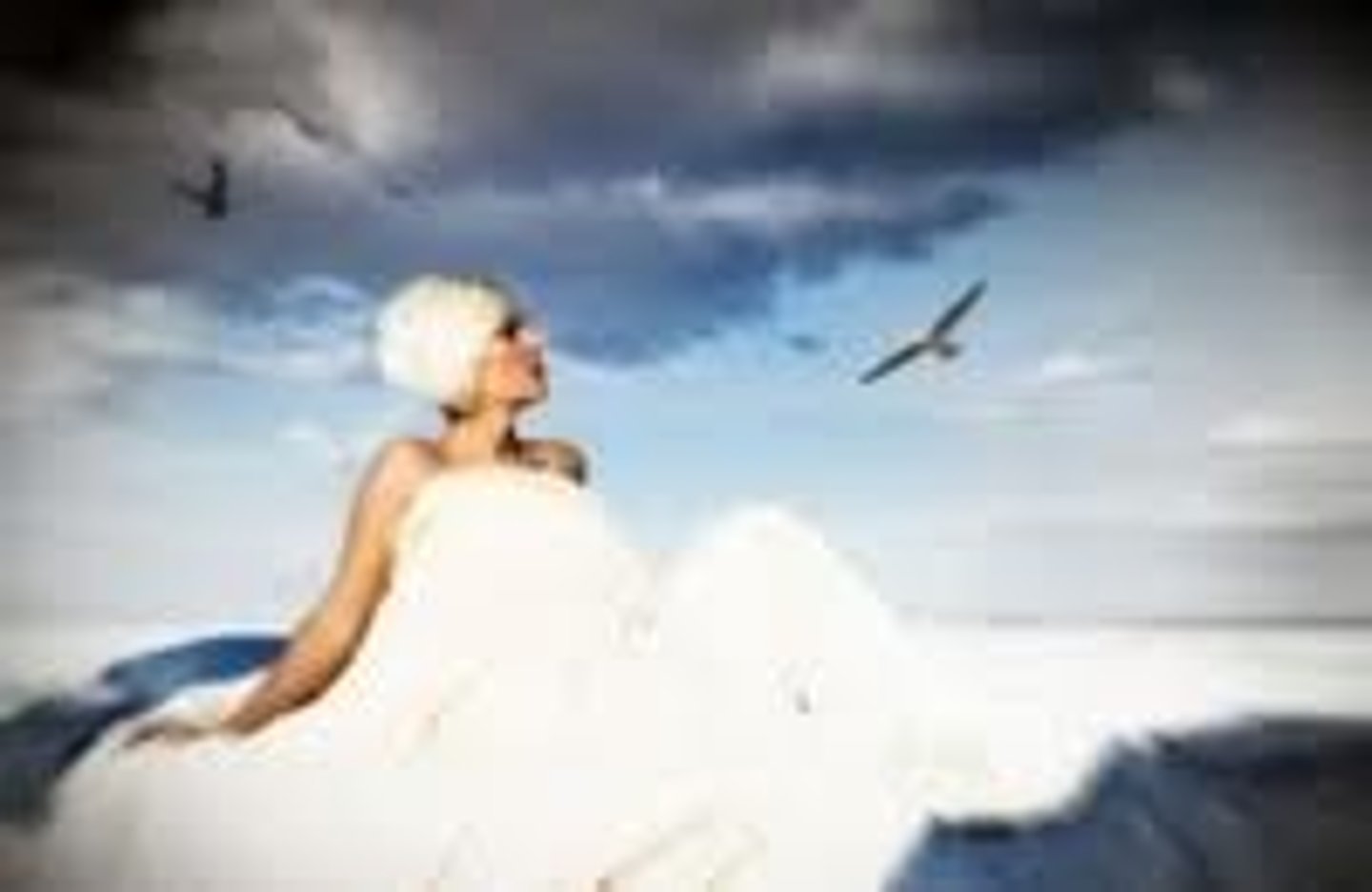 <p>giấc mơ sáng suốt During ___________, you are fully aware that you are dreaming.</p>