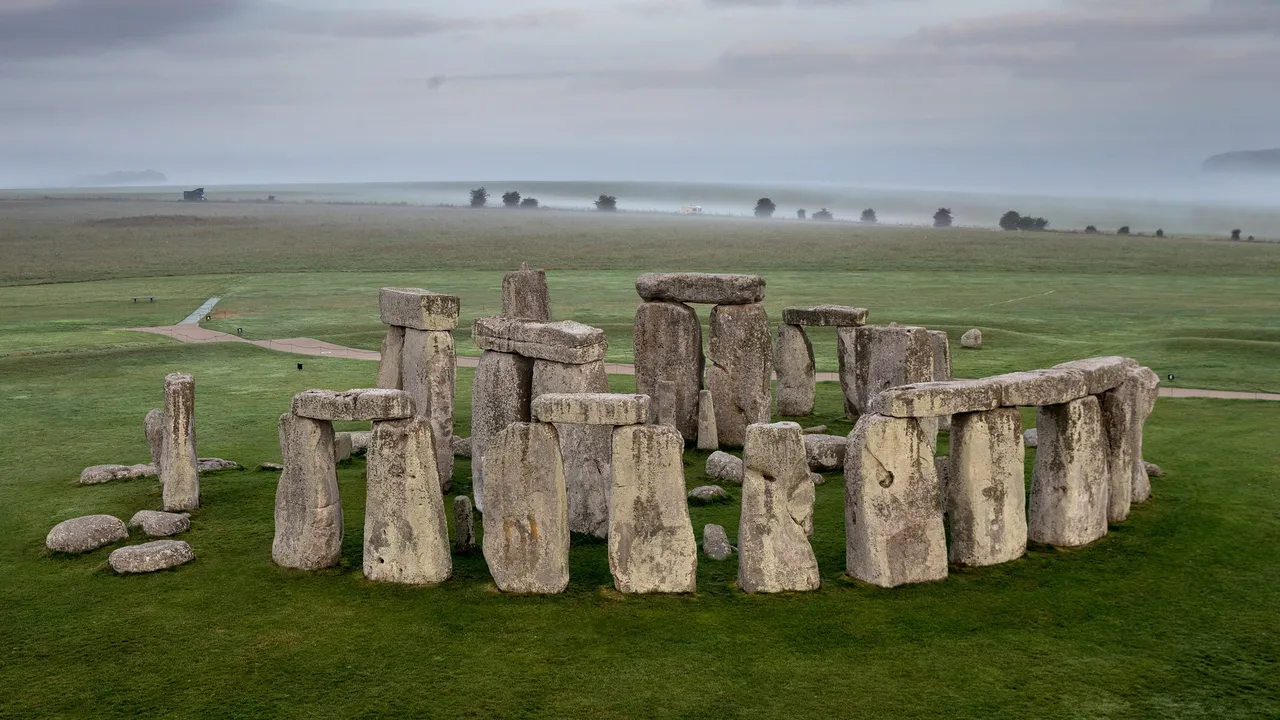 <ul><li><p>Neolithic Europe</p></li><li><p>Wiltshire, UK</p></li><li><p>Sandstone</p></li><li><p>Neolithic</p></li><li><p>2,500 BCE</p></li></ul><p></p>