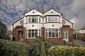 <p>semi-detached house</p>