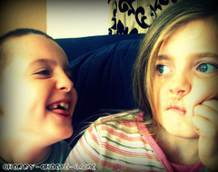 <p>affecting someone in a way that annoys them and makes them feel uncomfortable</p><p>Xaam phạm,làm phiền</p>