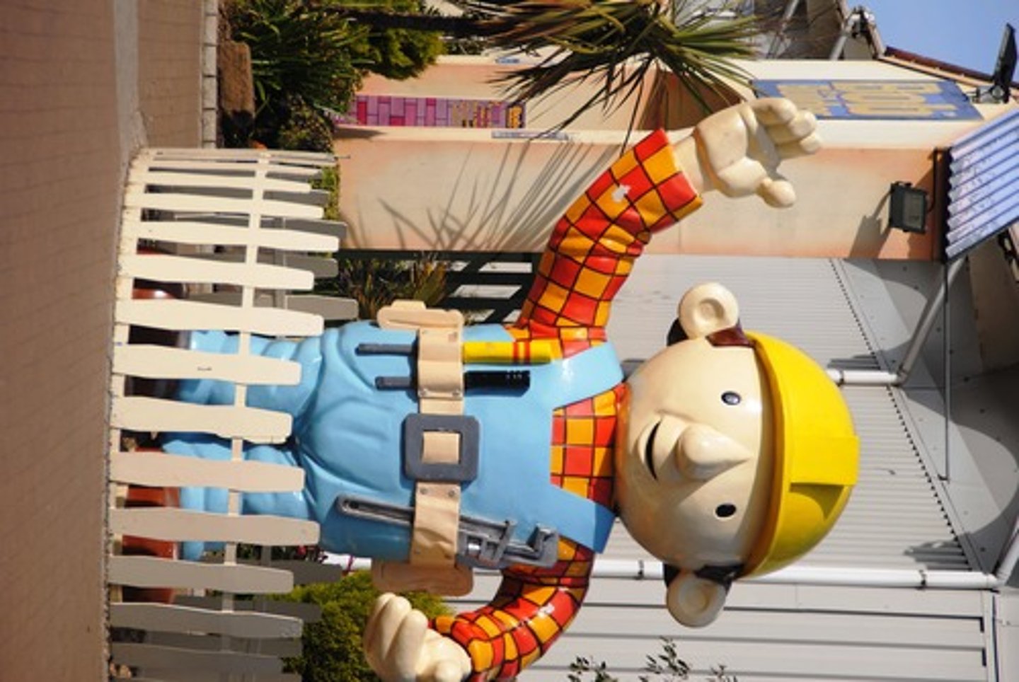 <p>un bricoleur</p>