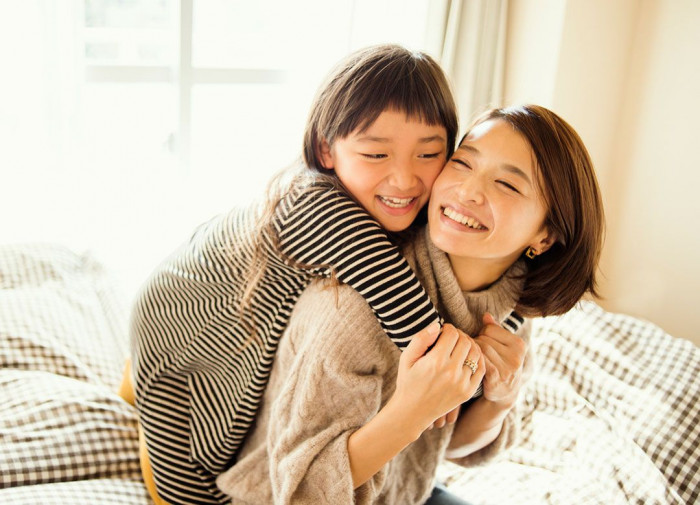 <p>gắn bó khăng khít</p>