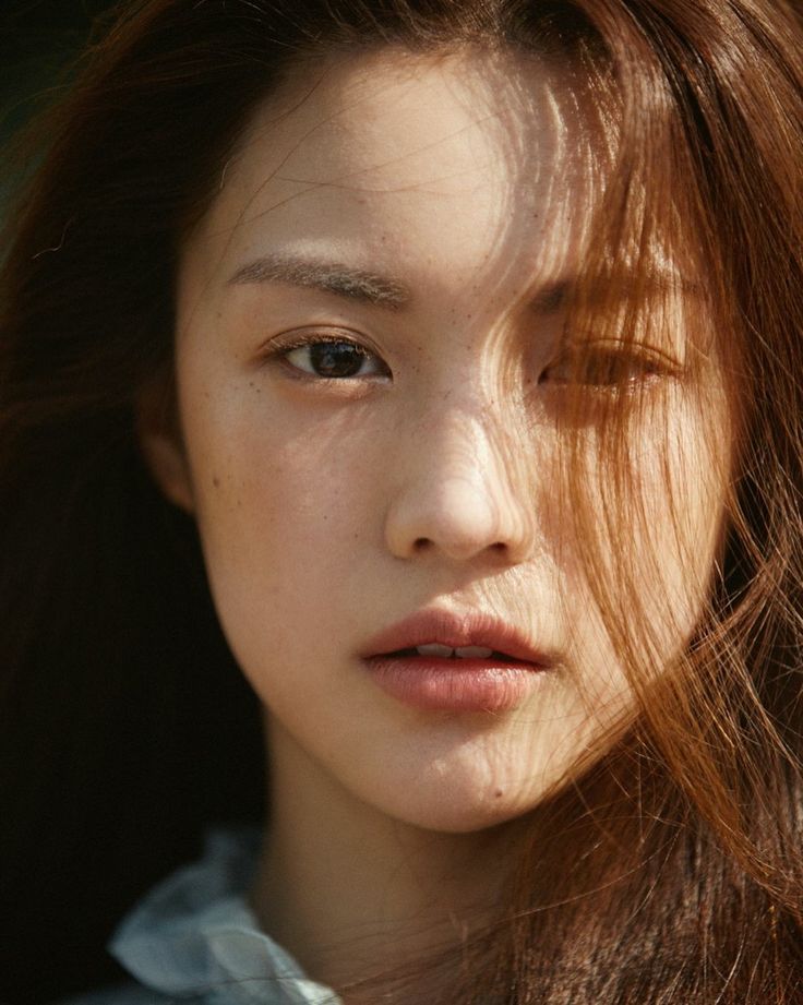 <p>Her eyes are the best <strong><mark data-color="yellow" style="background-color: yellow; color: inherit;">feature</mark></strong>.</p>