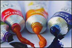 <p>màu gouache - màu nước đục (Example: Gouache gives rich colors. - Gouache cho màu sắc đậm.)</p>
