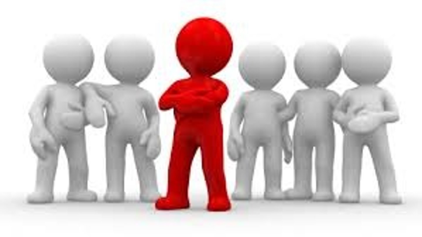 <p>(n) sự nổi bật, vị trí xuất chúng, sự nổi tiếng = fame = distinction</p>